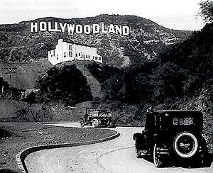 hollywoodland-sign1
